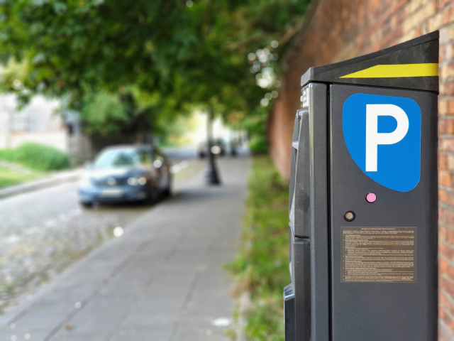 Nuova app PayByPhone per i pagamenti dei parcheggi a Lainate